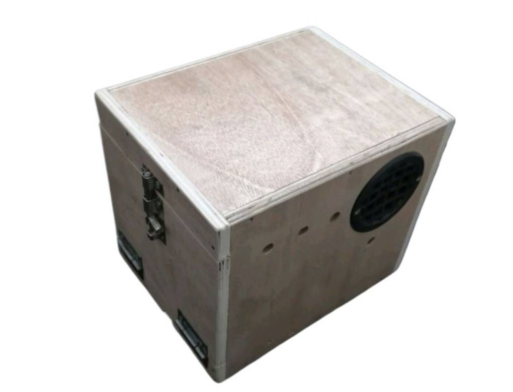 Cockatiel Wooden Nesting Box – Premium Breeding Box for Cockatiel Birds