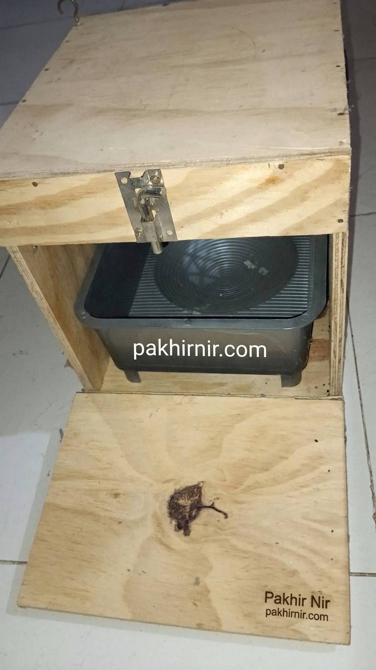 Breeding Box for Love Birds of White plywood Board (Size:L-9",W-7", H-10")-01 pc